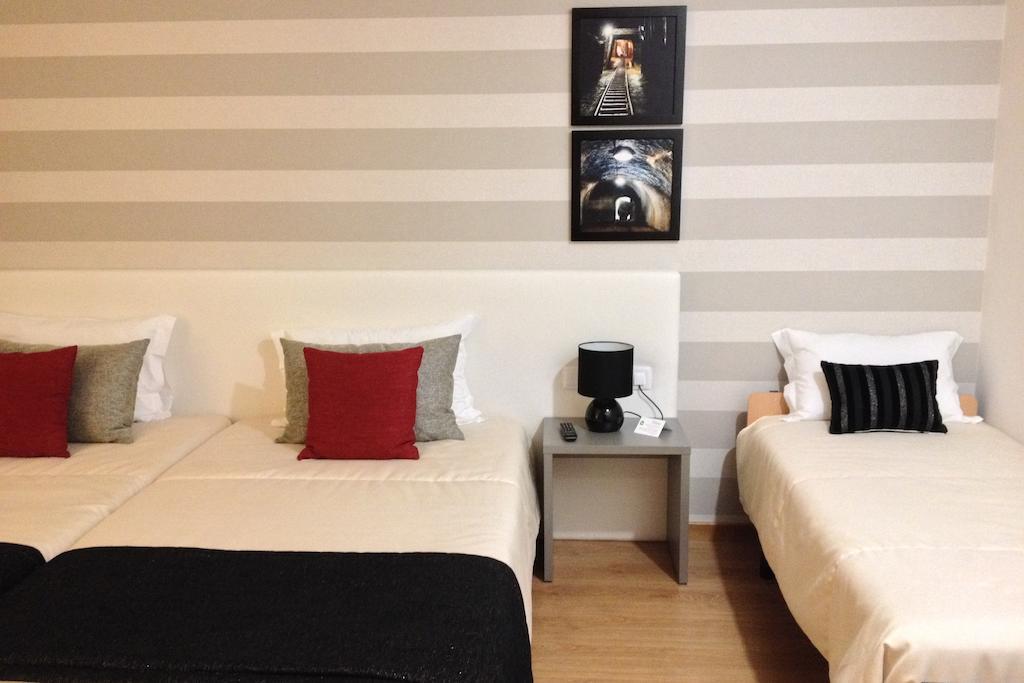 Lam Hotel Villa Aljustrel Room photo